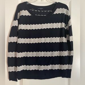 Women’s American Eagle Outfitters Navy and White Knit Sweater, size S